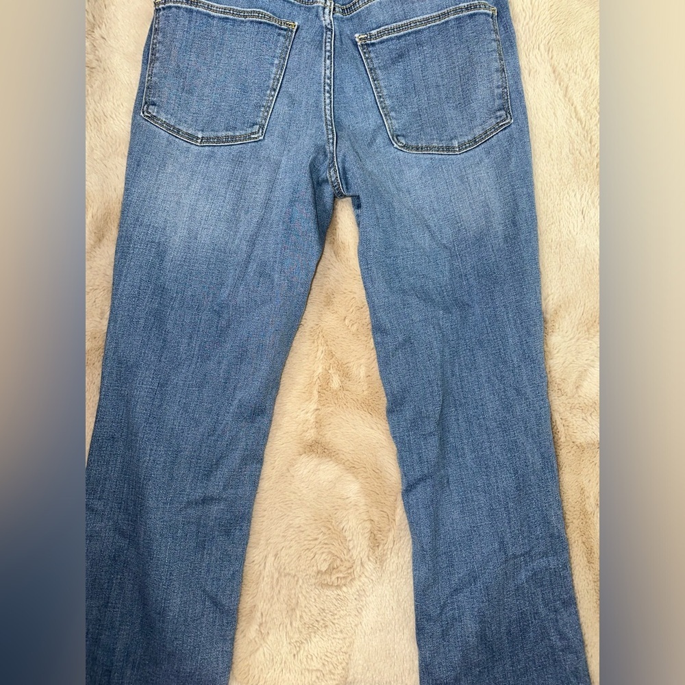 Universal Thread Light Blue Distressed Cropped Jeans - Picture 7 of 9